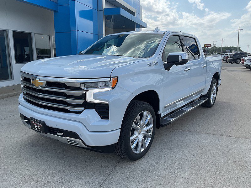 New 2026 Chevrolet Silverado 1500 High Country w/ High Country Premium Package AWD/4WD image 2