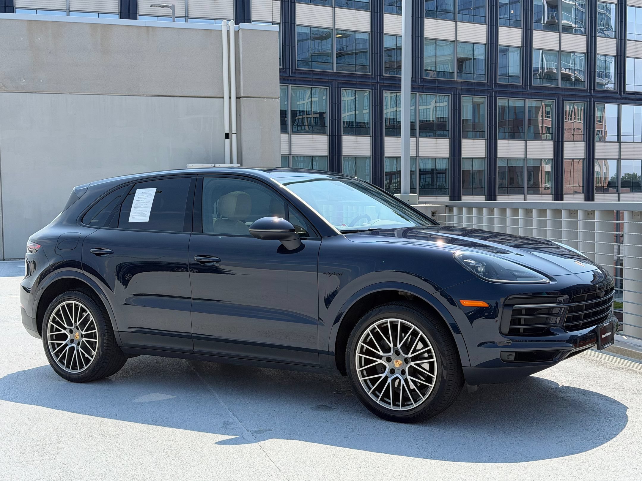 Certified 2023 Porsche Cayenne Platinum Edition AWD/4WD image 9