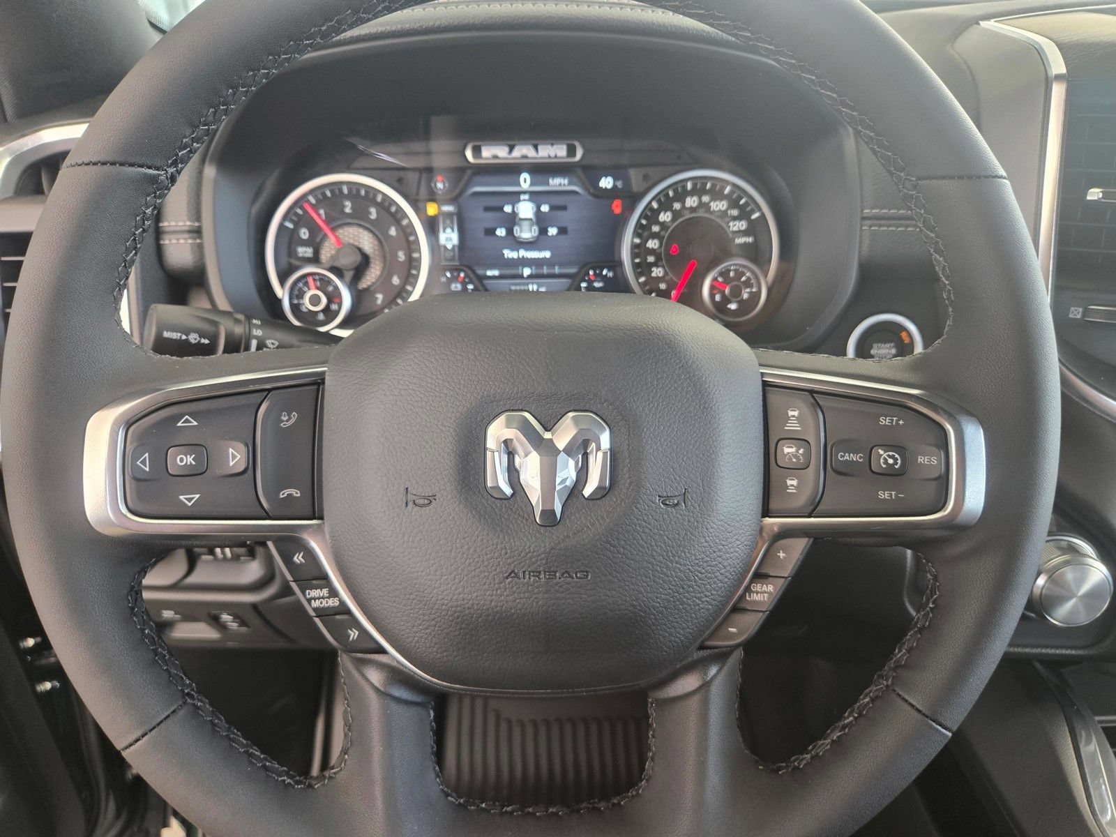 New 2026 RAM 1500 Laramie AWD/4WD image 17