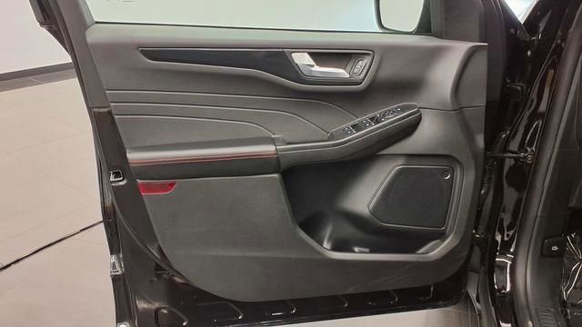 Used 2025 Ford Escape ST-Line image 18