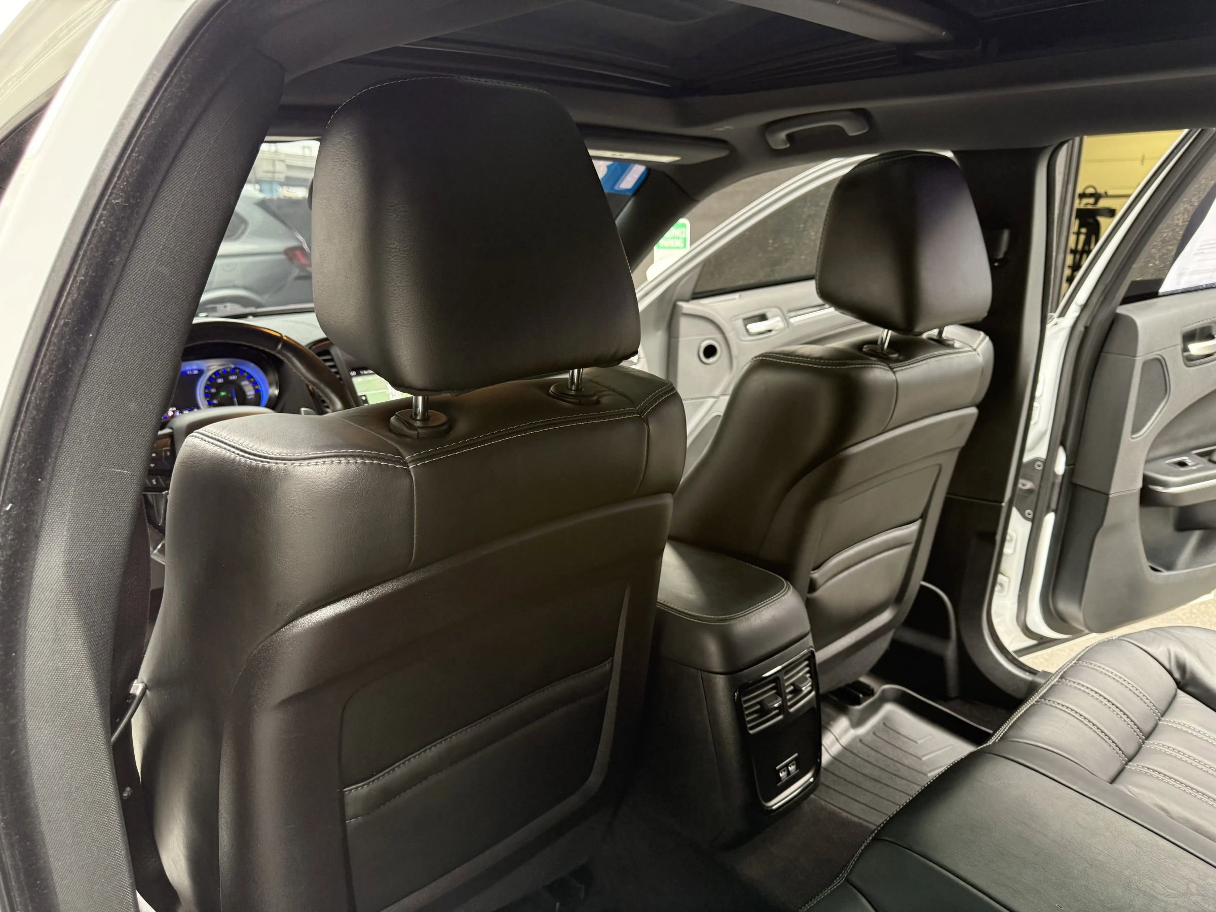 Used 2018 Chrysler 300 S w/ 300S Premium Group image 15