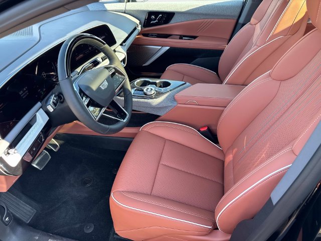 New 2027 Cadillac Optiq Premium Sport w/ LPO, Floor Liner Package AWD/4WD image 19