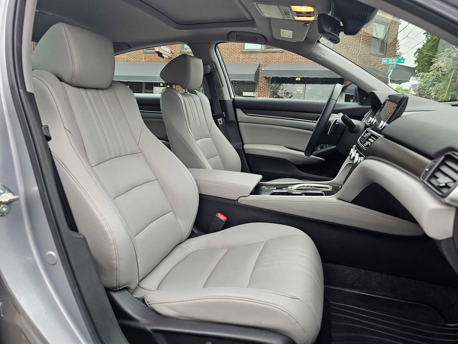Used 2020 Honda Accord EX-L image 11
