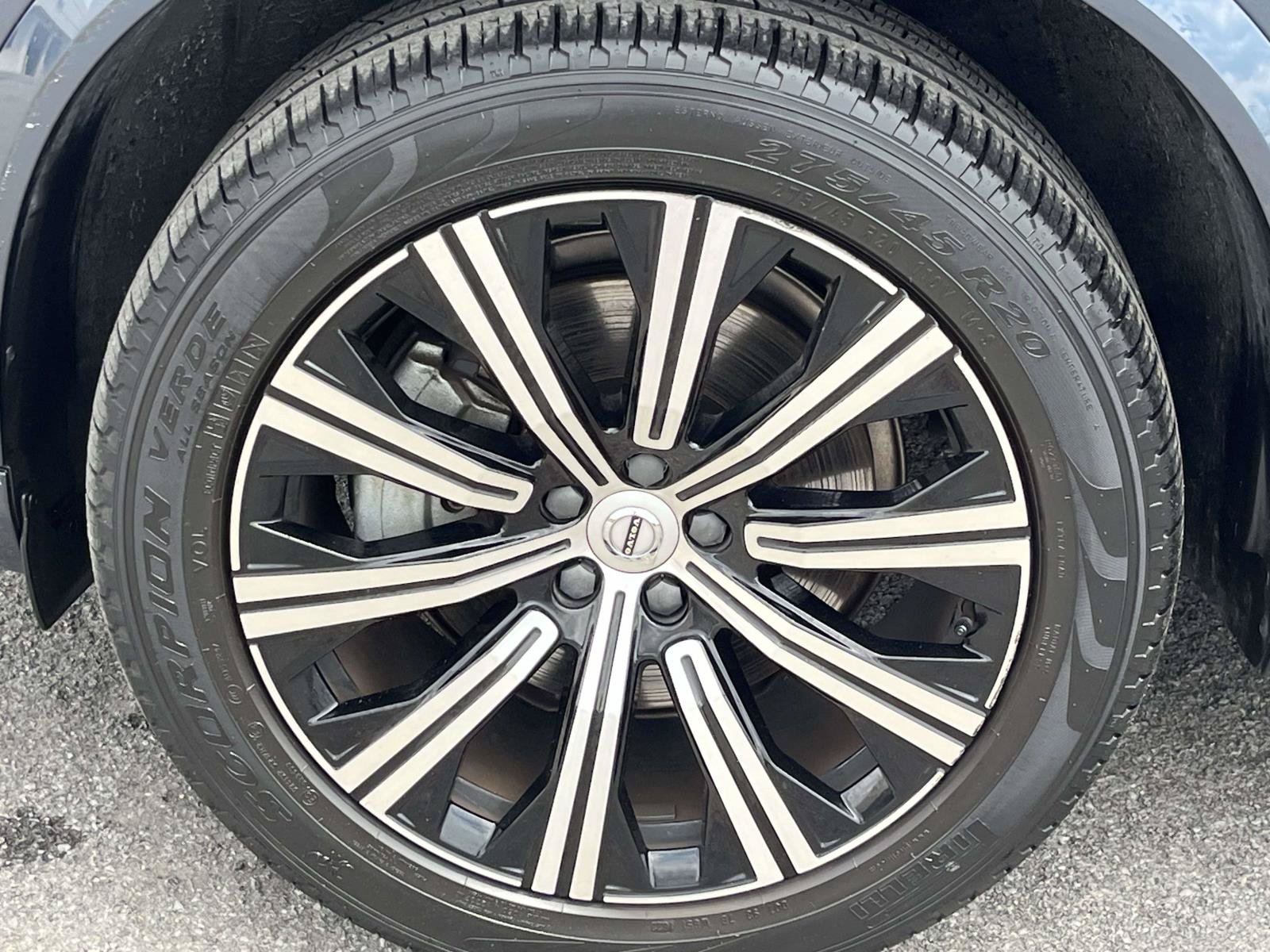 Certified 2023 Volvo XC90 B6 Core w/ Protection Package Premier AWD/4WD image 9