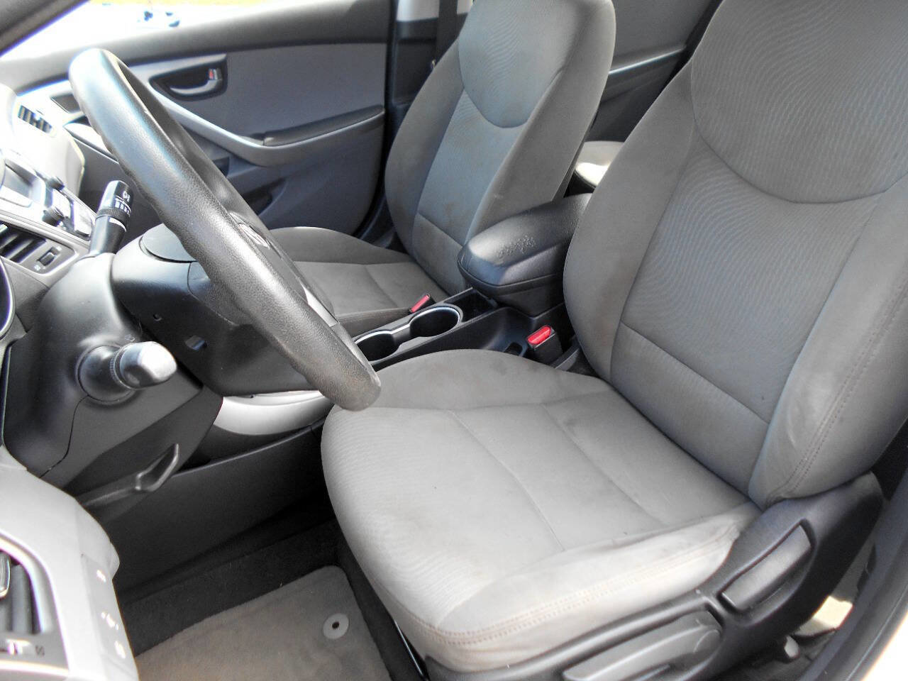 Used 2016 Hyundai Elantra SE FWD image 10