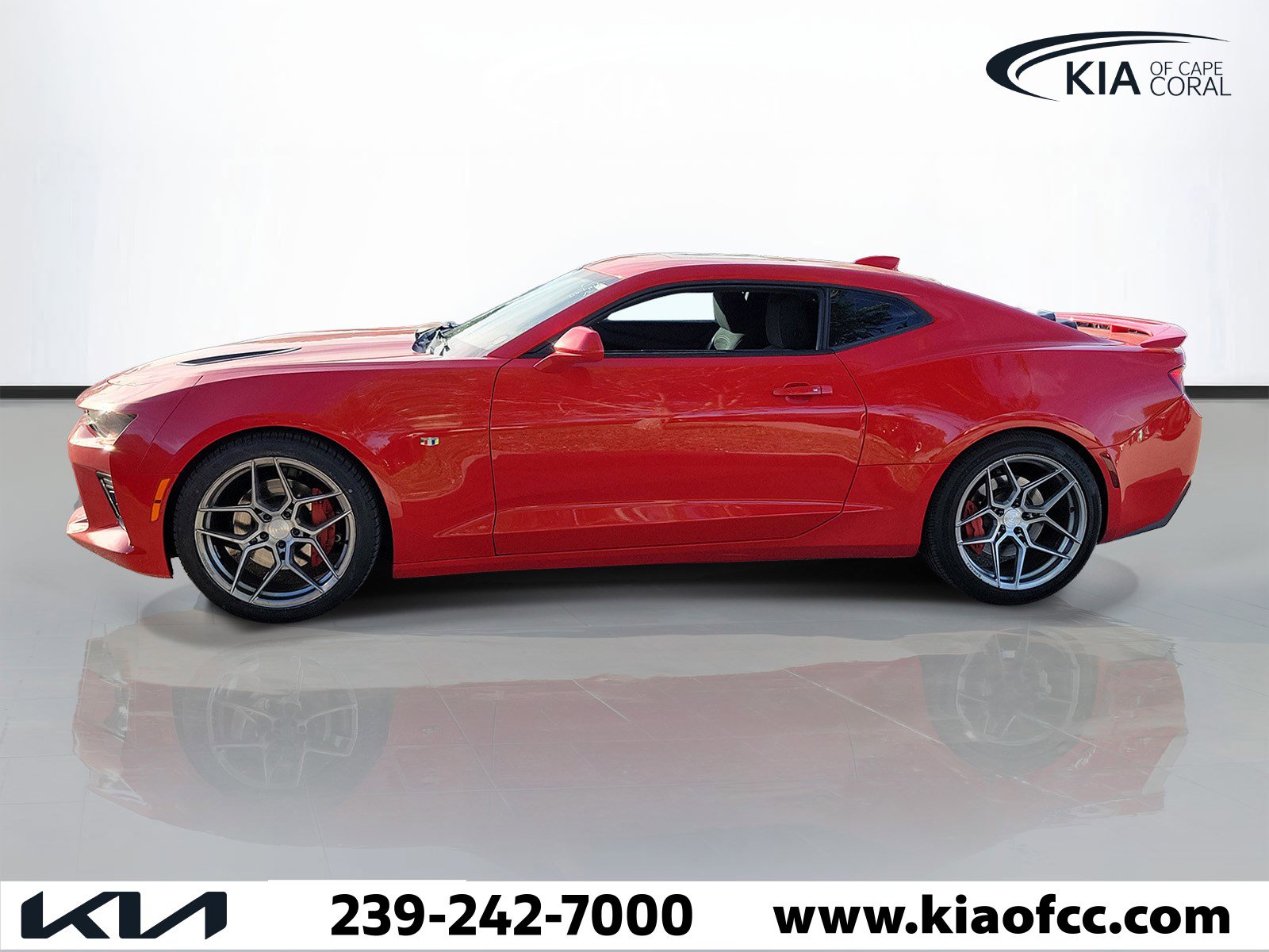 Used 2017 Chevrolet Camaro SS image 3