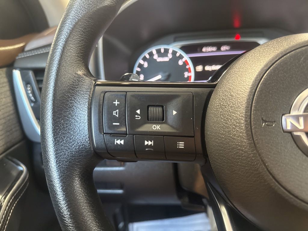 Used 2023 Nissan Rogue SV image 20