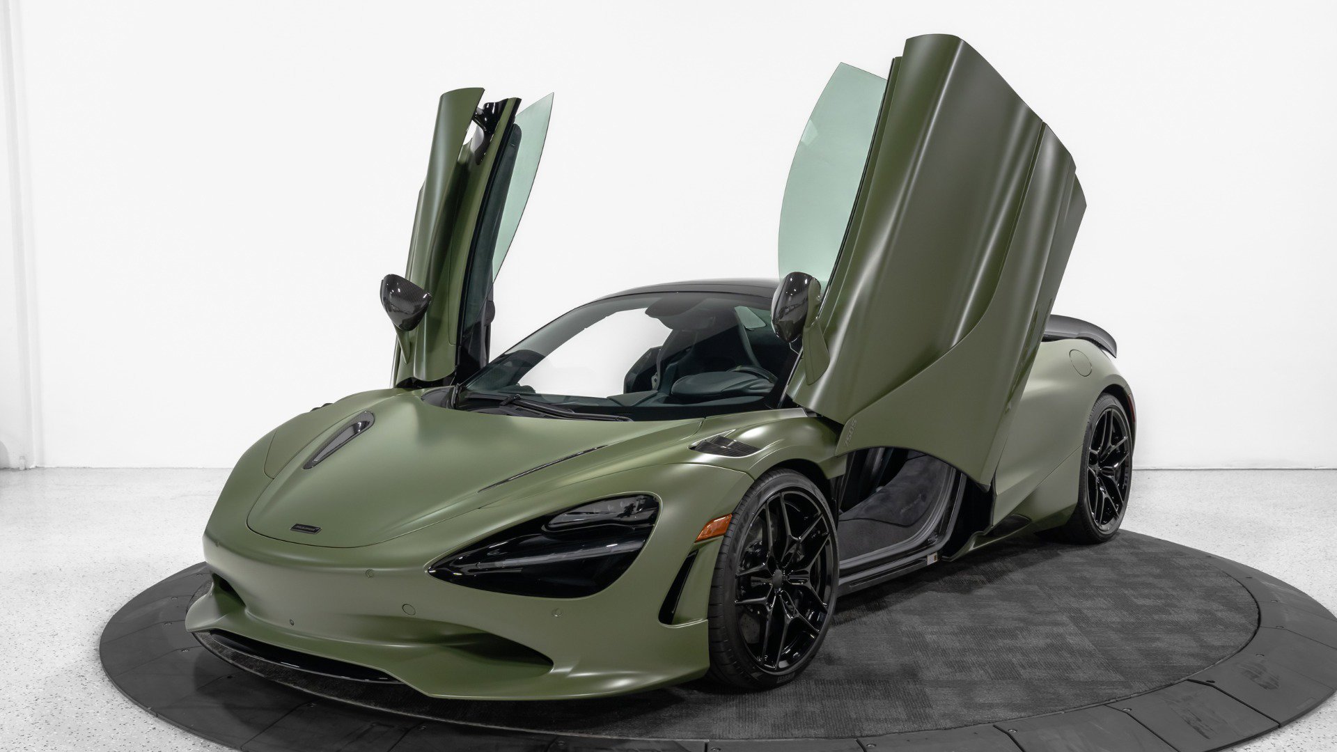 Used 2026 McLaren 750S image 4