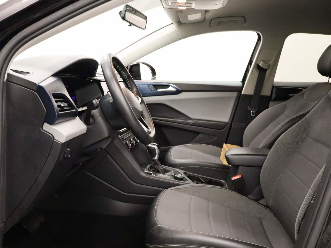 Used 2022 Volkswagen Taos SE image 15