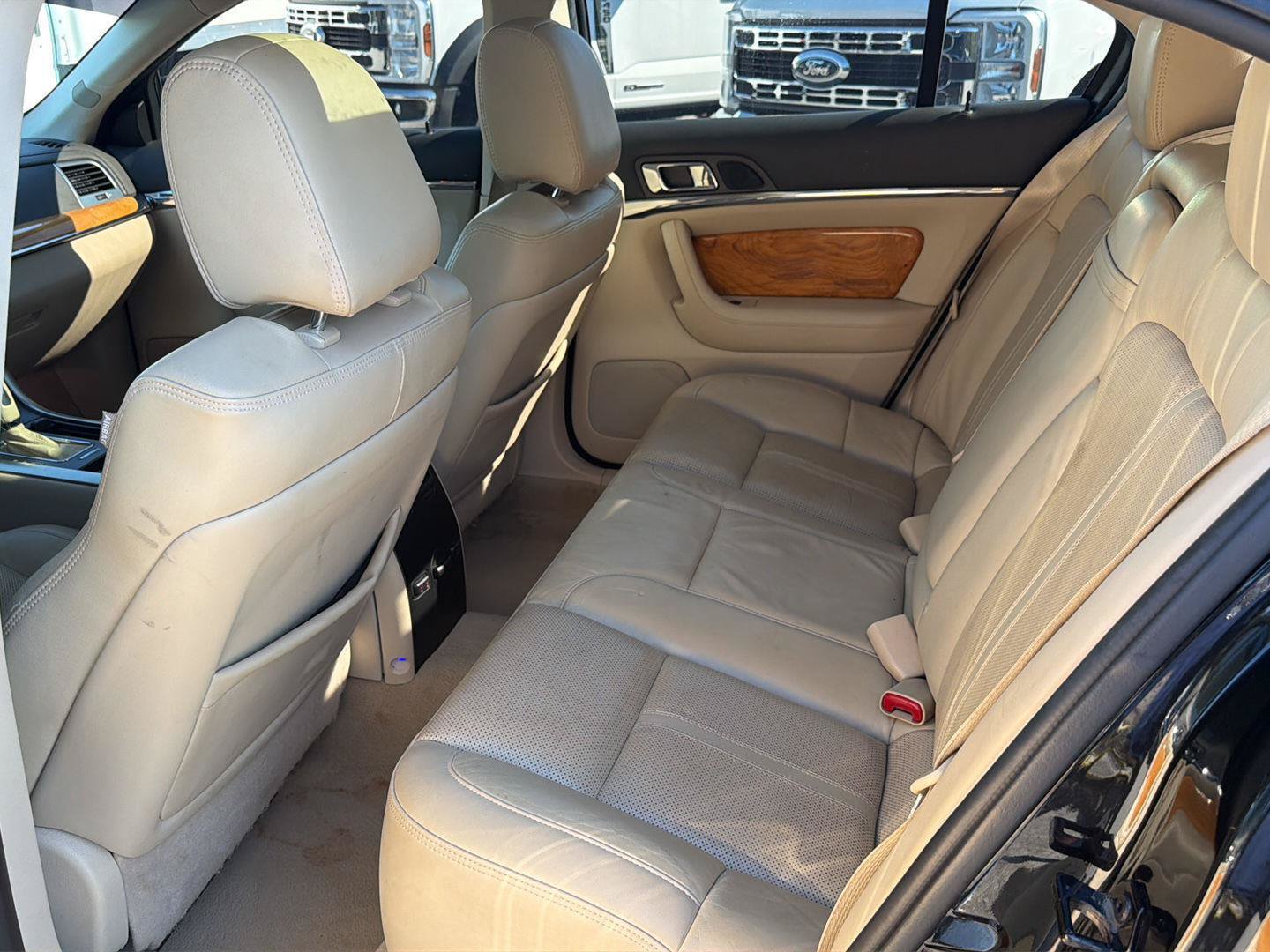 Used 2010 Lincoln MKS FWD image 11