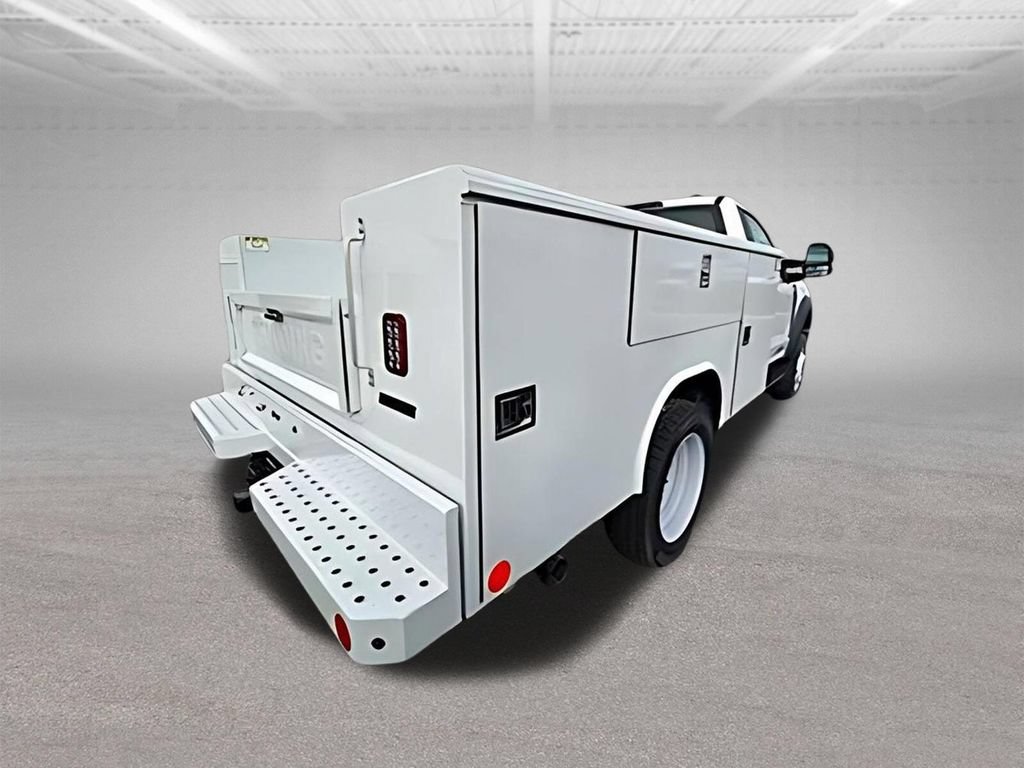 New 2025 Ford F550 4x4 Regular Cab Super Duty image 8