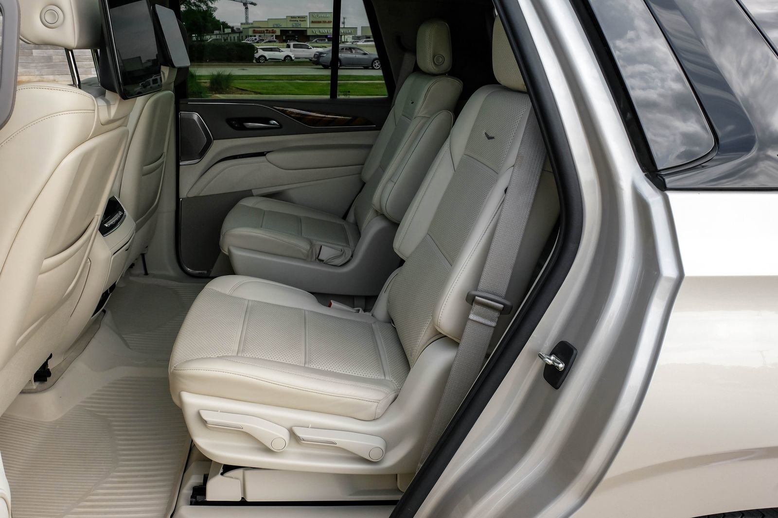 Used 2021 Cadillac Escalade Sport Platinum AWD/4WD image 46