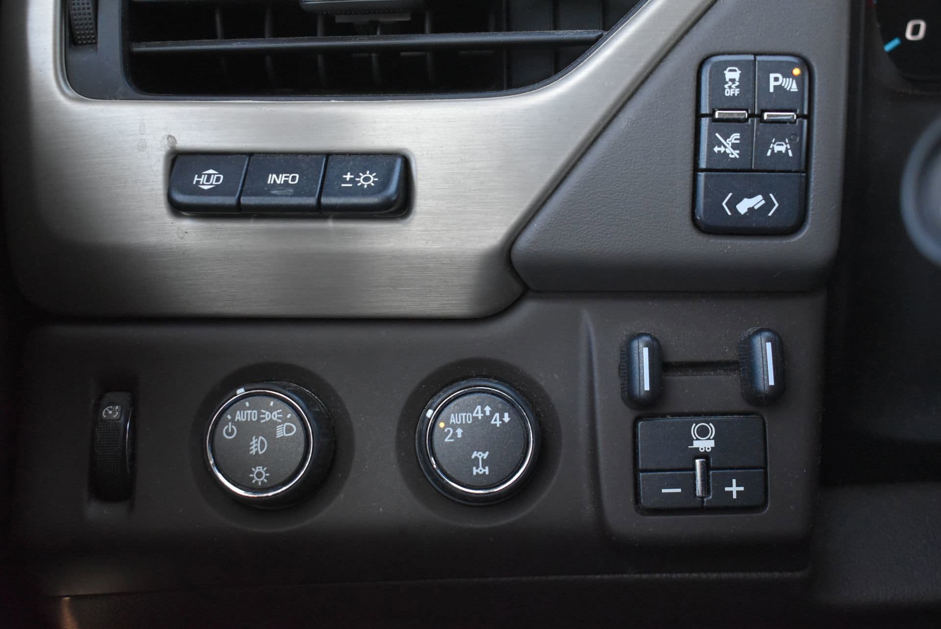 Used 2017 GMC Yukon Denali AWD/4WD image 19