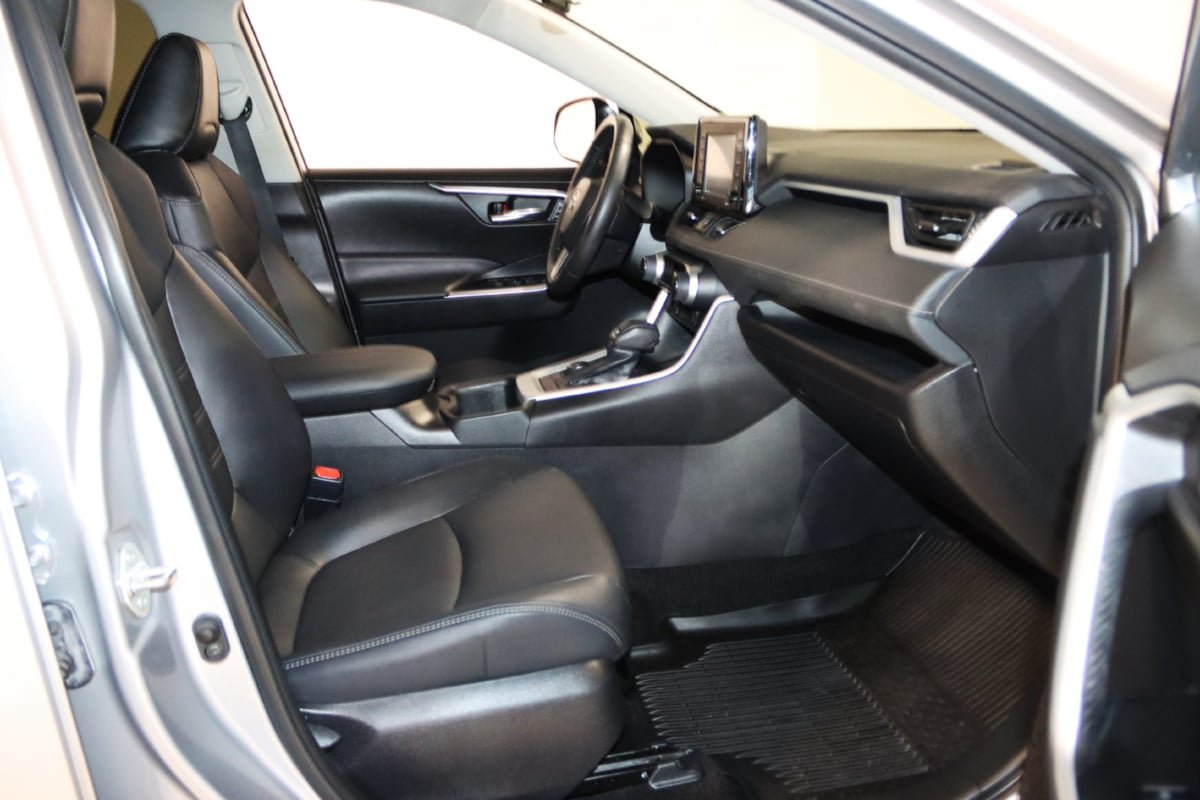 Used 2022 Toyota RAV4 XLE Premium AWD/4WD image 53