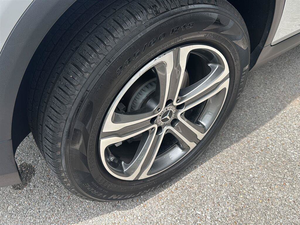 Used 2019 Mercedes-Benz GLC 300 4MATIC image 12
