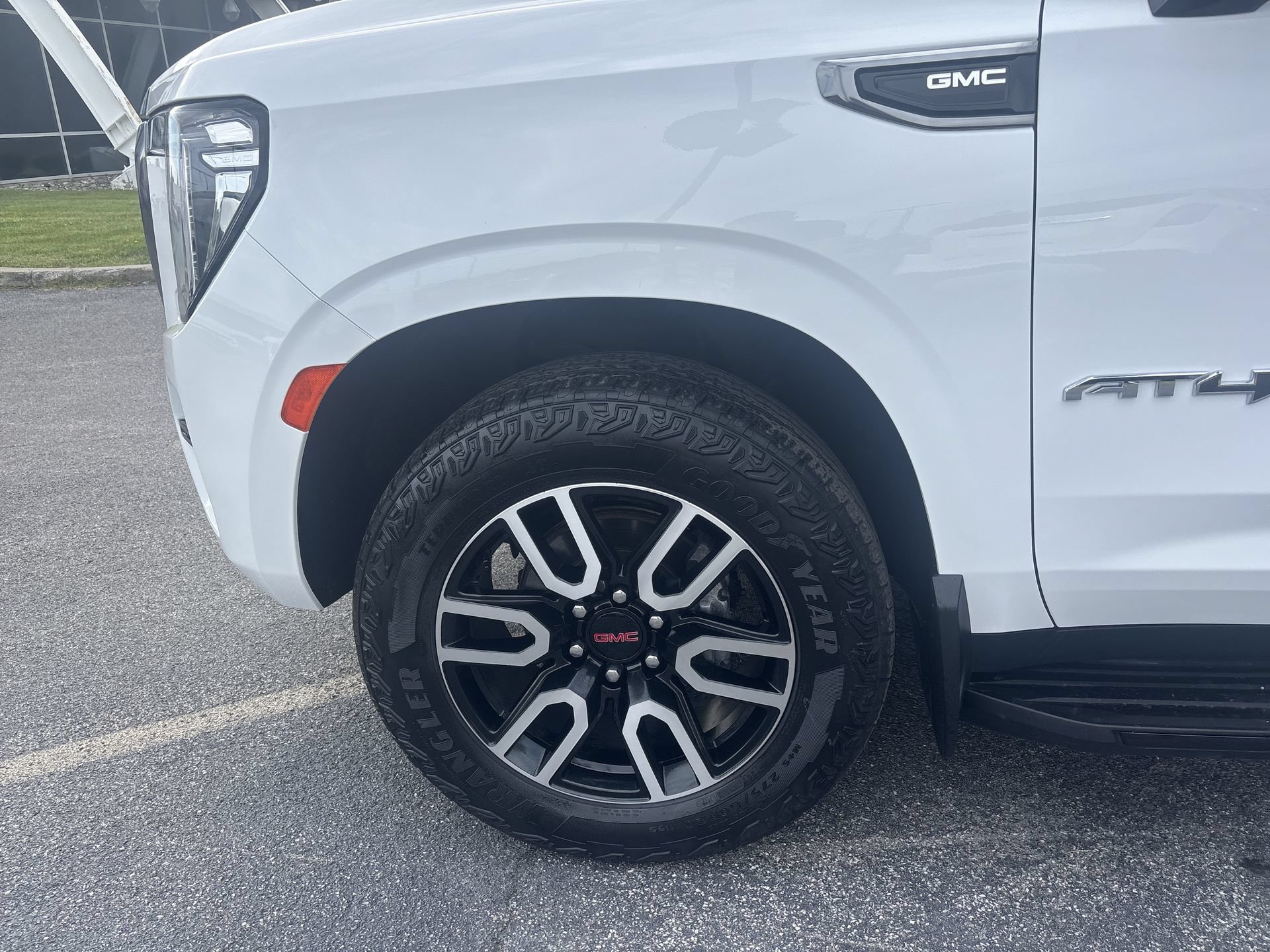 Certified 2023 GMC Yukon AT4 AWD/4WD image 34