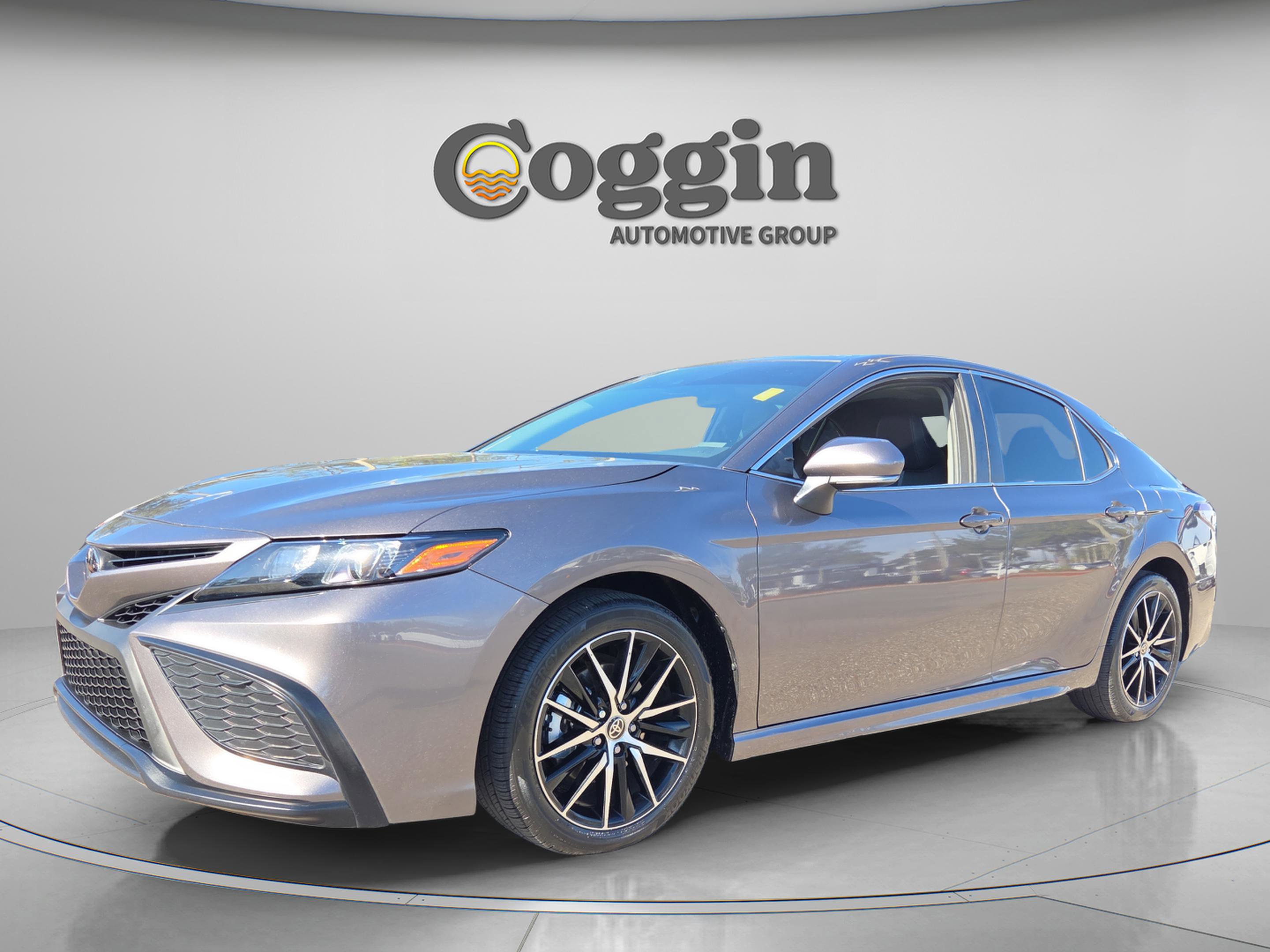 Used 2024 Toyota Camry SE w/ Convenience Package