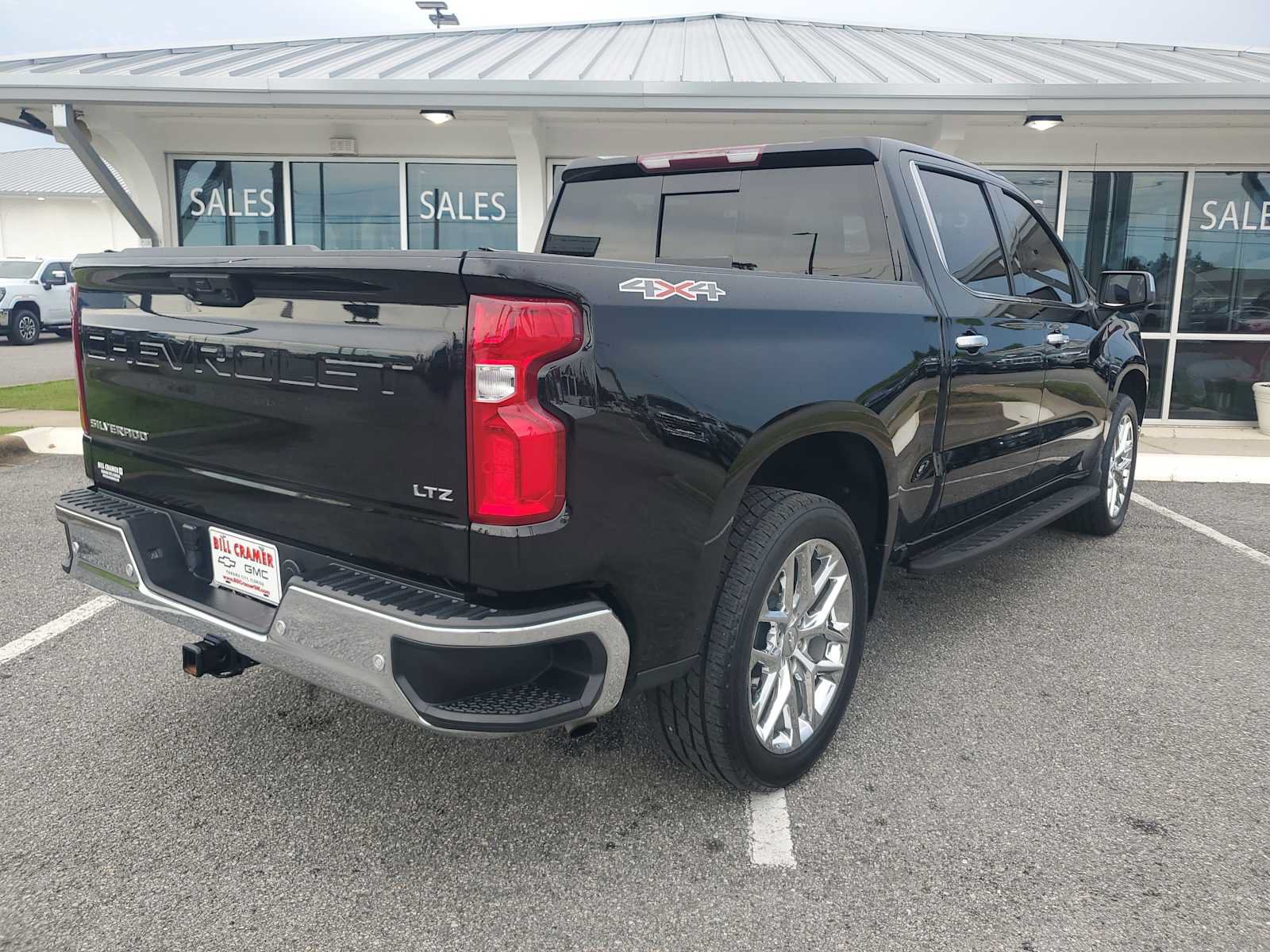 Used 2023 Chevrolet Silverado 1500 LTZ w/ LTZ Convenience Package II AWD/4WD image 8