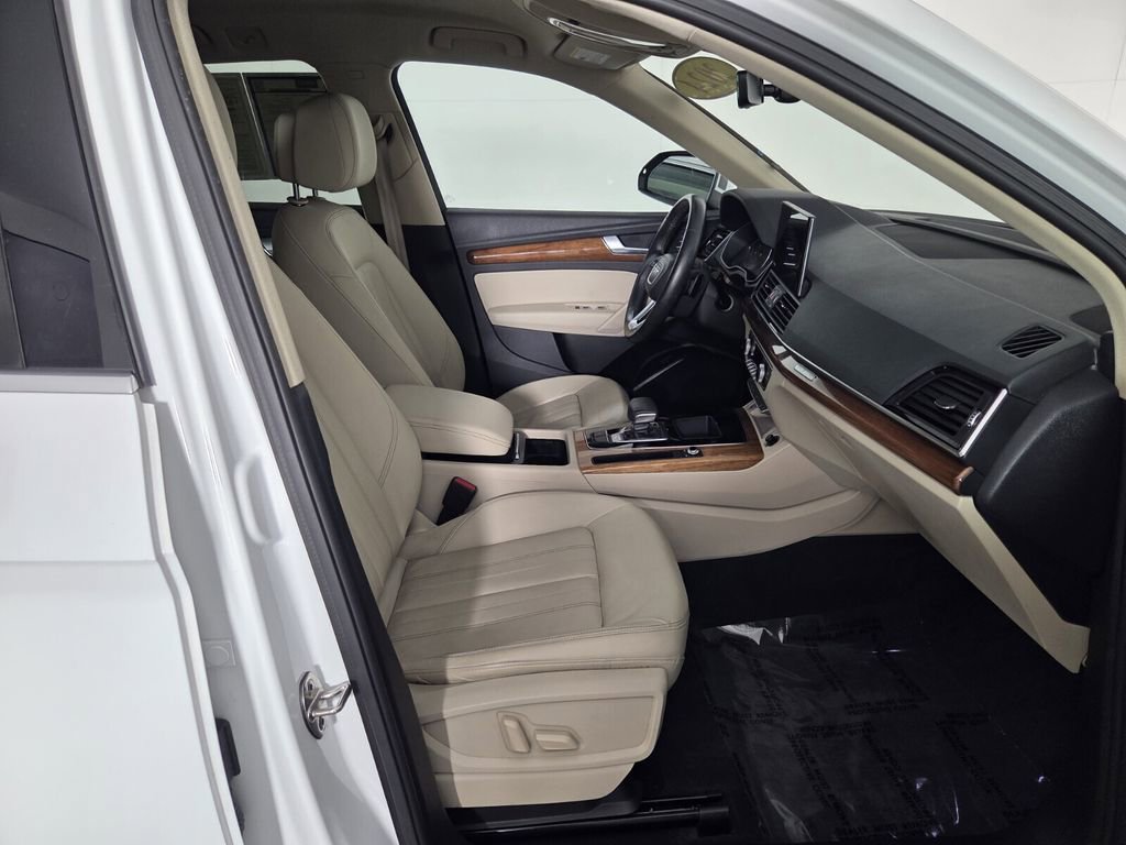 Used 2021 Audi Q5 Premium w/ Convenience Package image 32