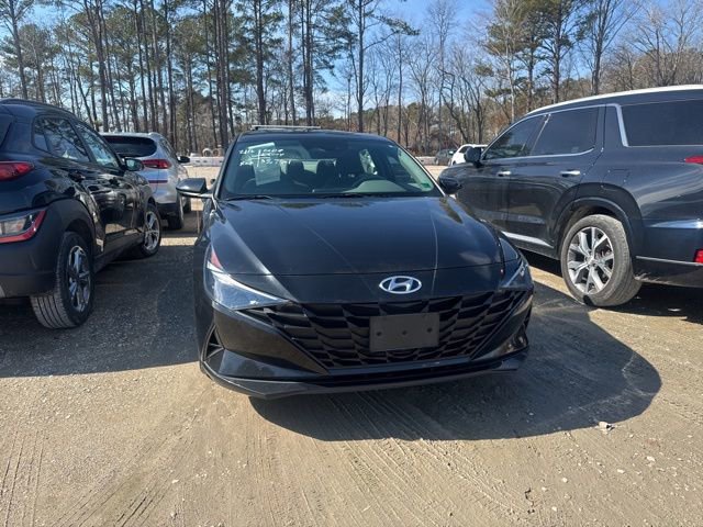 Used 2022 Hyundai Elantra SEL w/ Preferred Accessory Package image 2