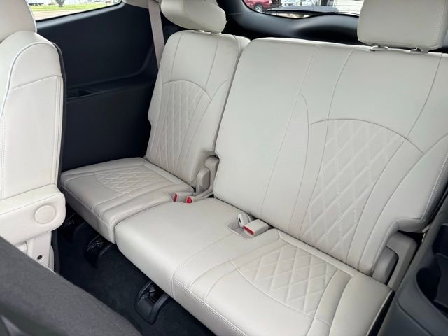 Used 2024 Buick Enclave Avenir w/ Avenir Technology Package AWD/4WD image 26