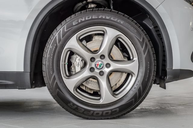 Used 2021 Alfa Romeo Stelvio Sprint w/ Sun & Sound Package AWD/4WD image 16