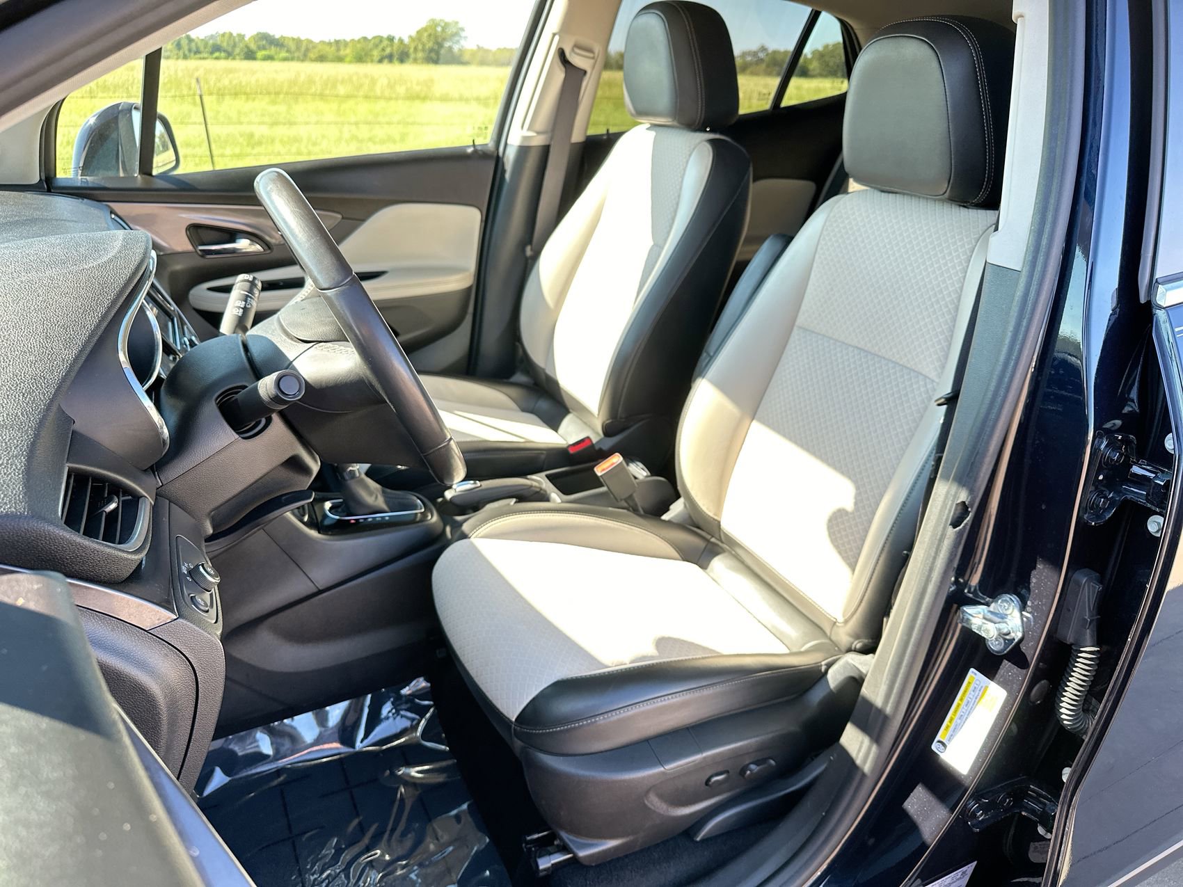Used 2022 Buick Encore Preferred w/ Safety Package image 11