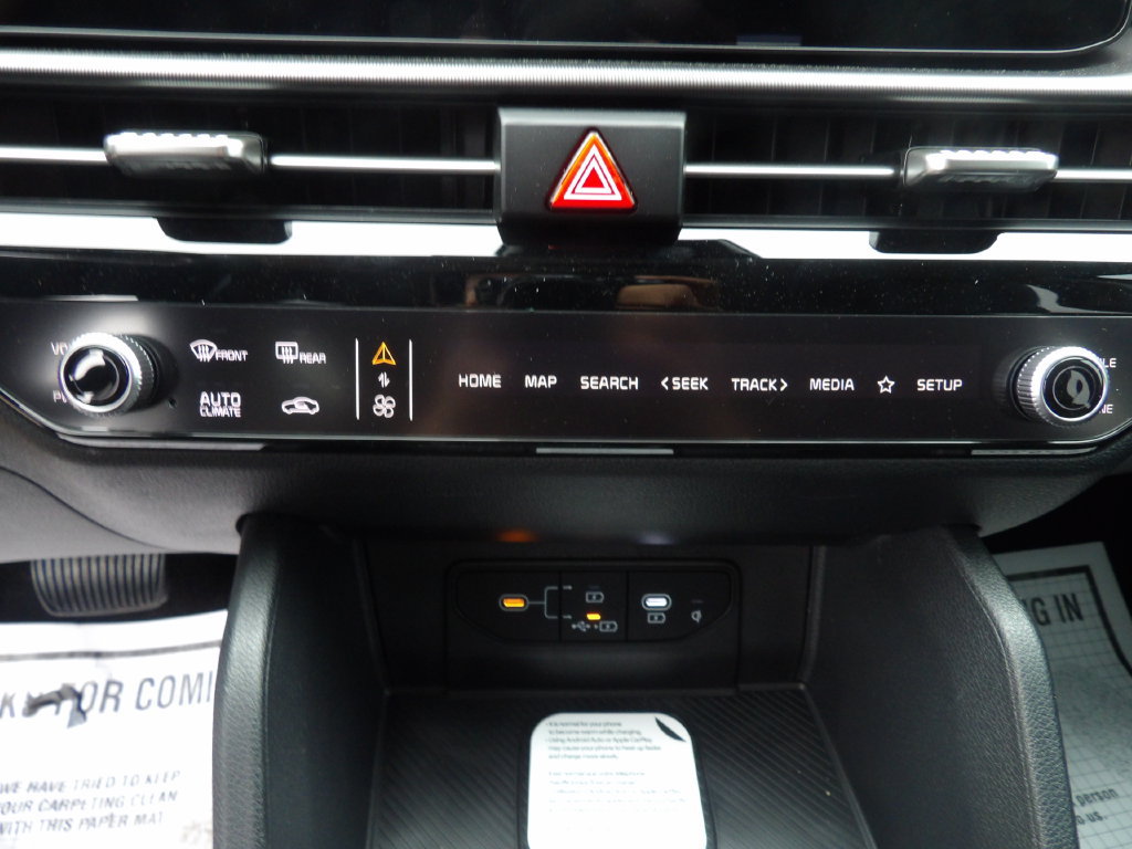New 2026 Kia Sportage EX w/ EX Panorama Roof Package FWD image 18