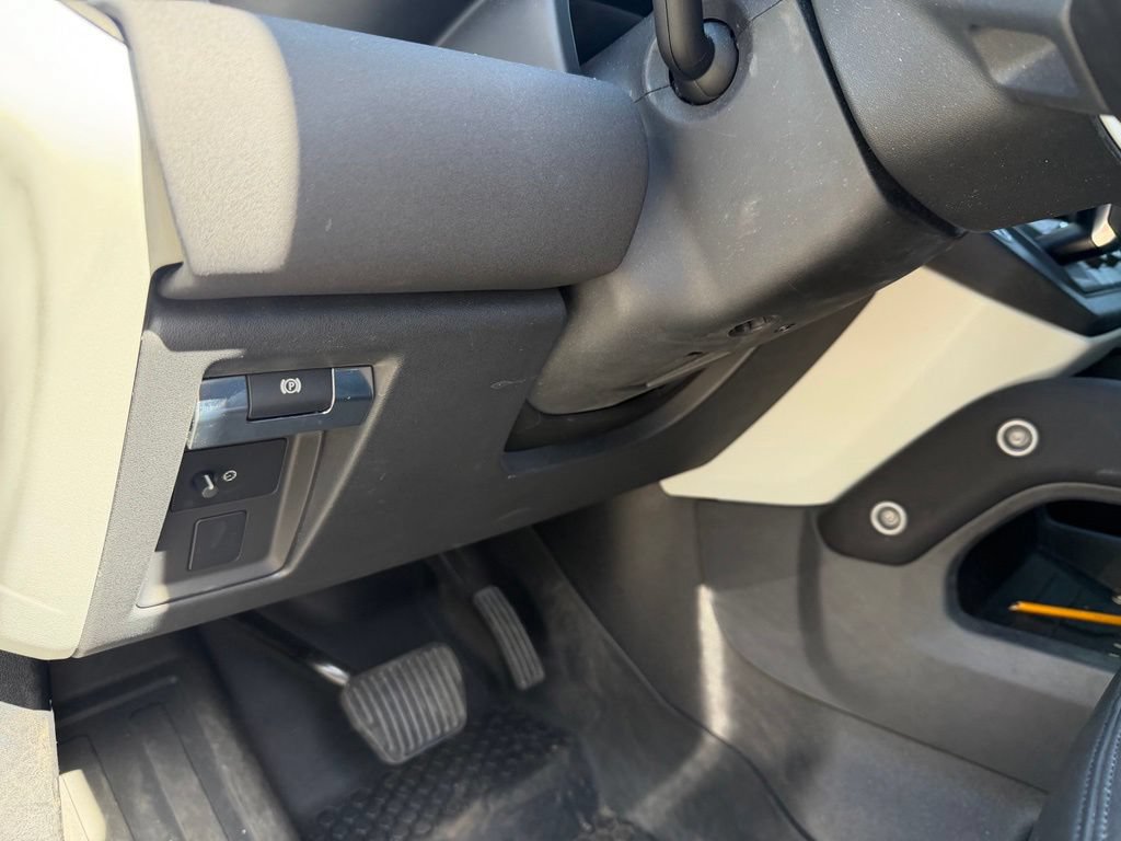 Used 2023 Land Rover Defender 130 SE AWD/4WD image 21