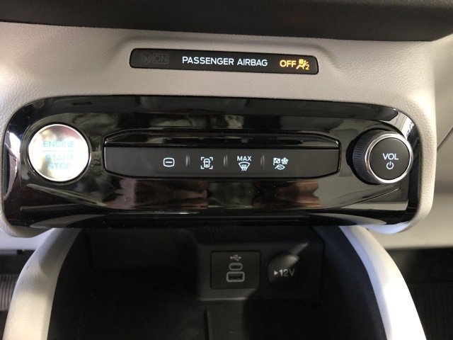 New 2025 Ford Escape SE image 17