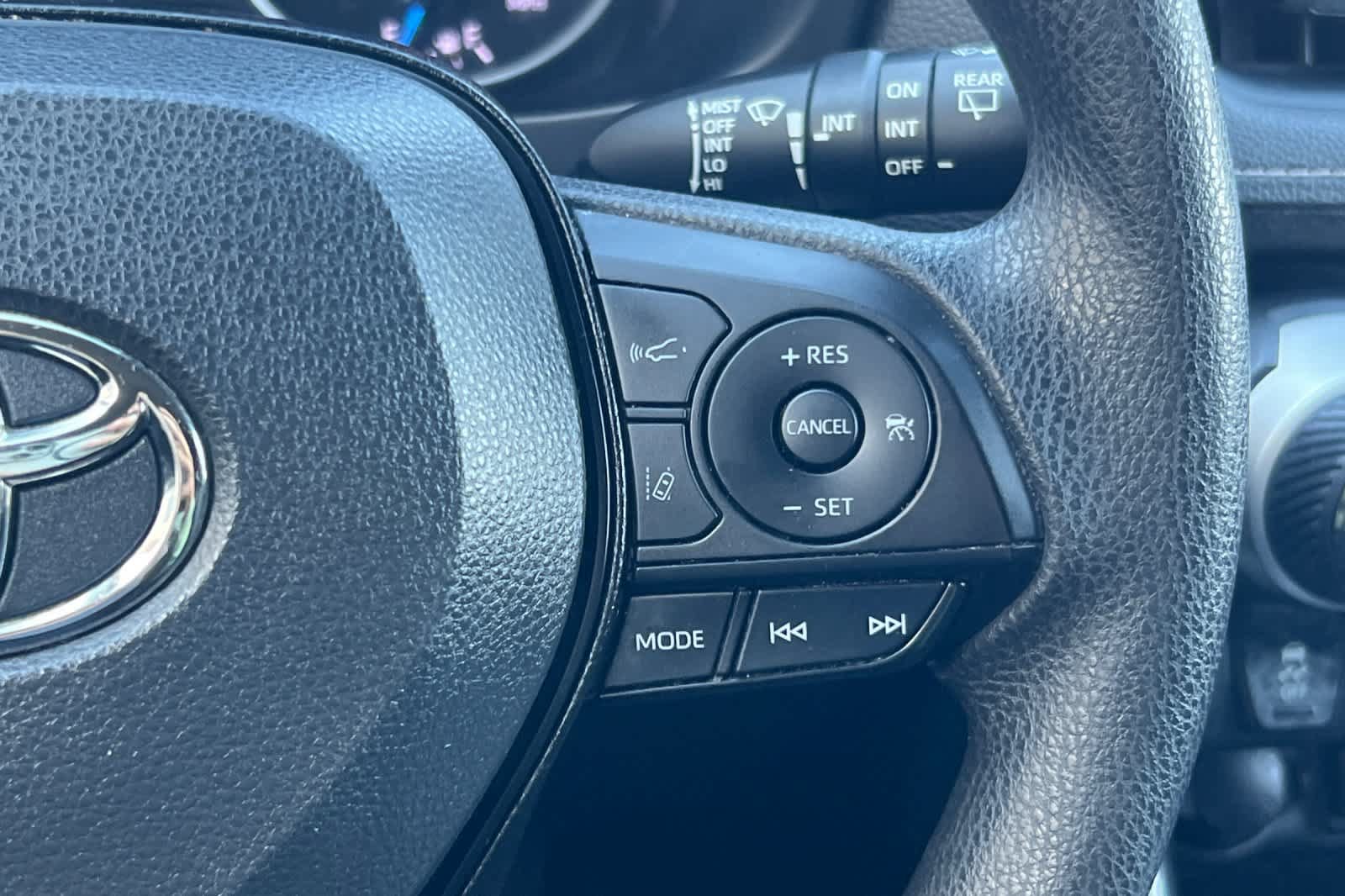 Certified 2022 Toyota RAV4 XLE AWD/4WD image 27