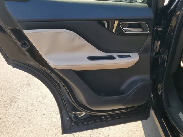 Used 2019 Jaguar F-PACE Premium AWD/4WD image 11