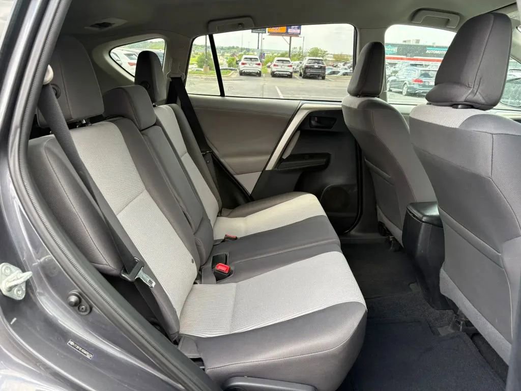 Used 2013 Toyota RAV4 LE AWD/4WD image 17