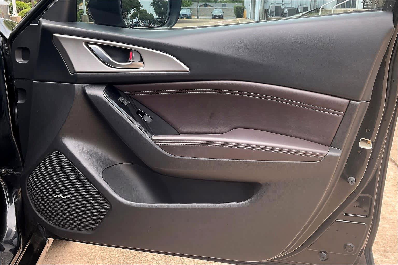 Used 2018 MAZDA MAZDA3 Touring FWD image 23