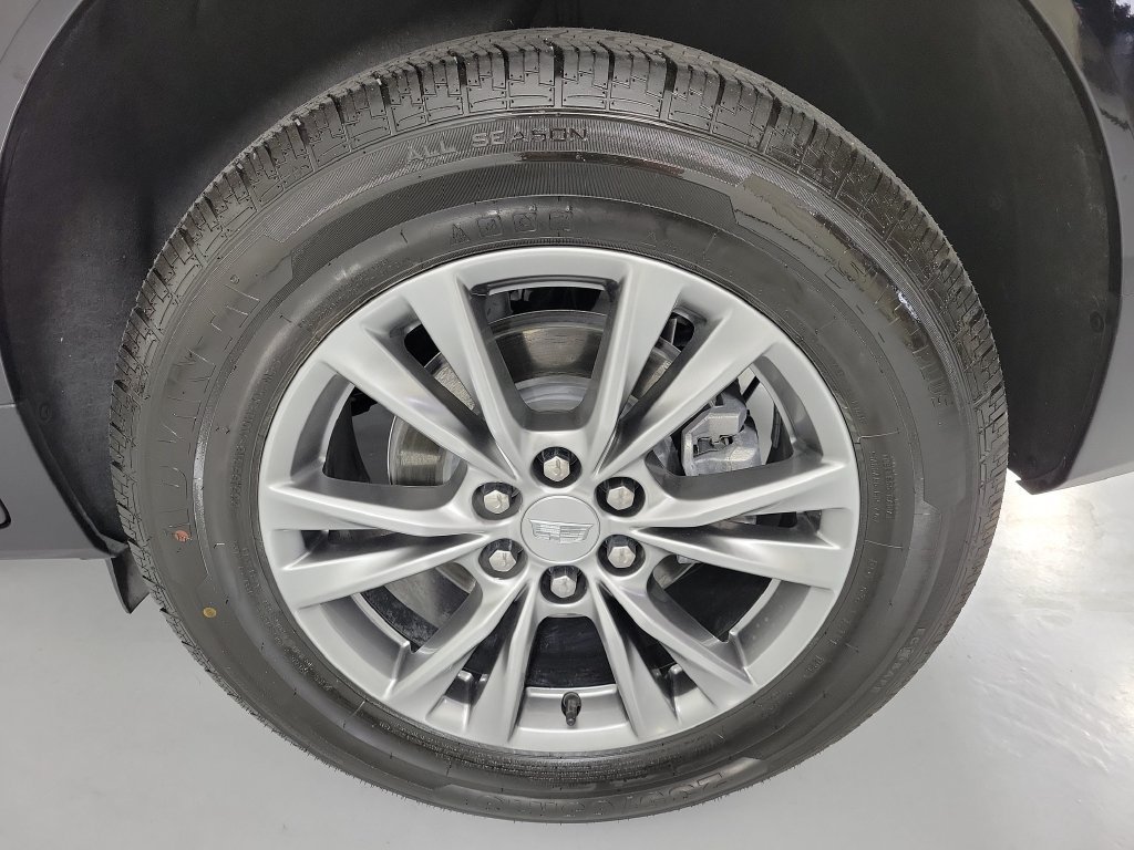 Used 2023 Cadillac XT5 Premium Luxury w/ Technology Package FWD image 11