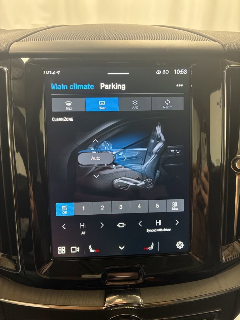 Used 2025 Volvo XC60 B5 Plus image 19