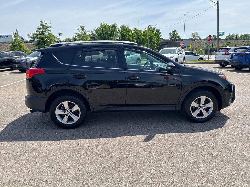 Used 2015 Toyota RAV4 XLE AWD/4WD image 9