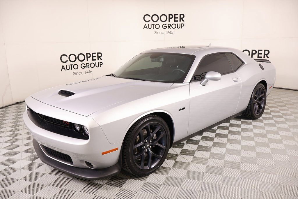 Used 2023 Dodge Challenger R/T w/ Plus Package image 10