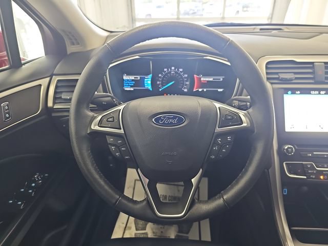 Used 2017 Ford Fusion SE w/ Equipment Group 201A FWD image 14
