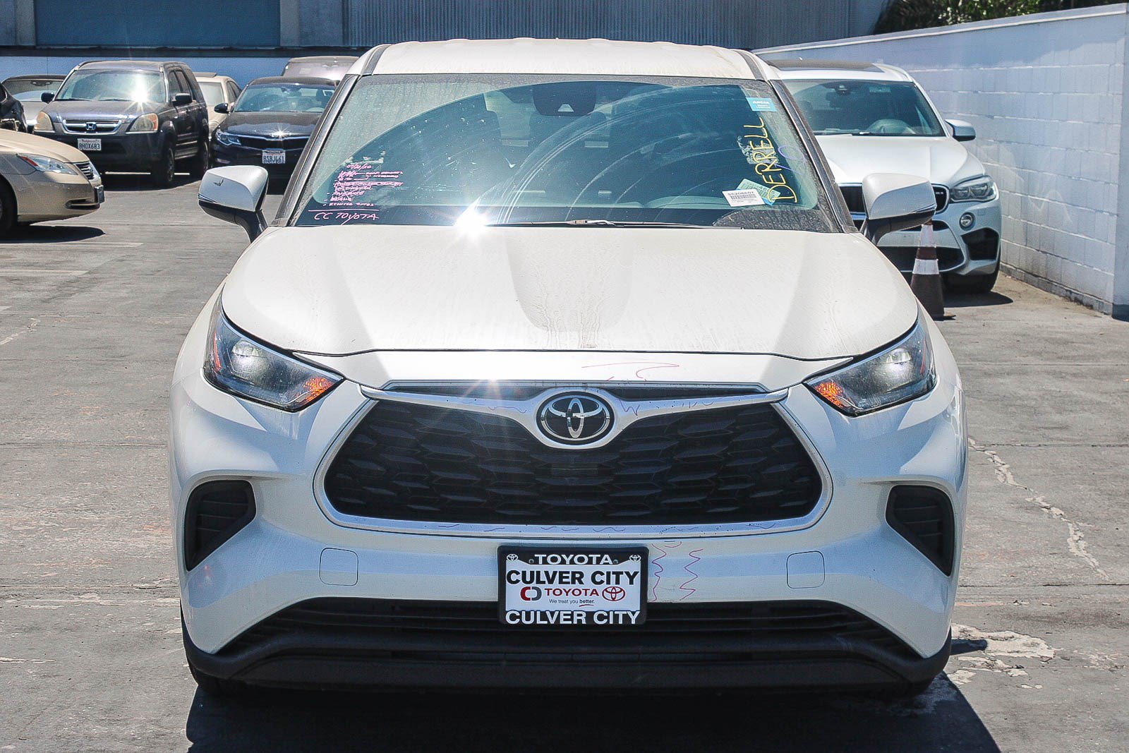 Used 2021 Toyota Highlander L FWD image 3