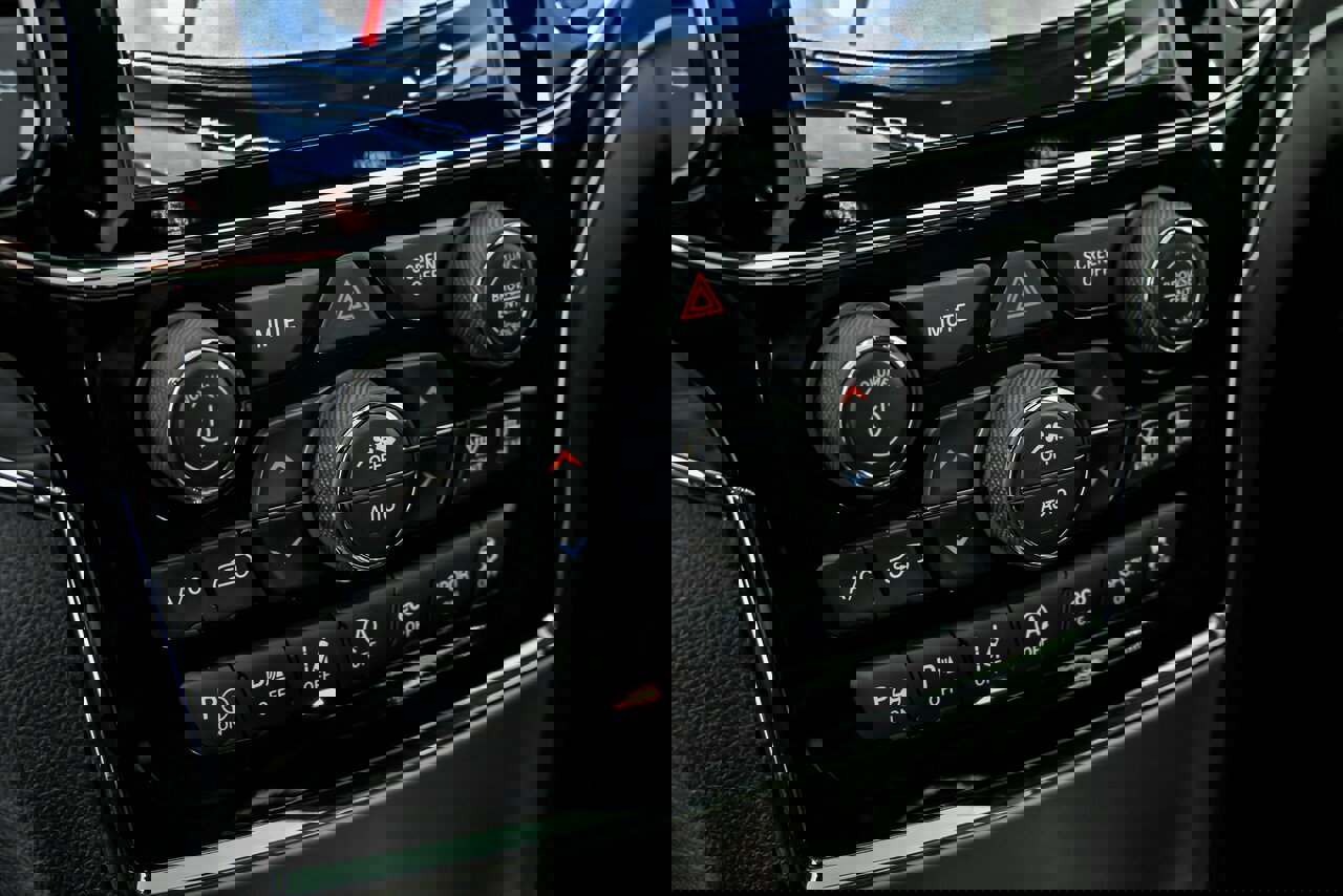 Used 2021 Jeep Grand Cherokee Limited w/ Quick Order Package 2GK 80th image 37