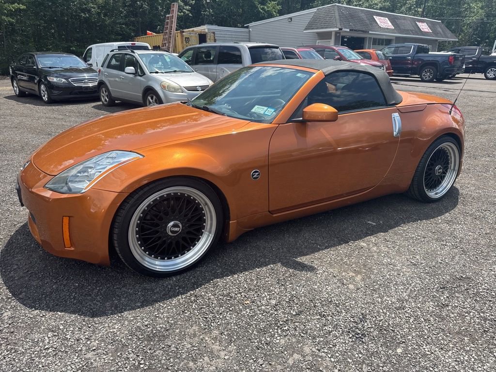 Used 2005 Nissan 350Z Touring RWD image 22
