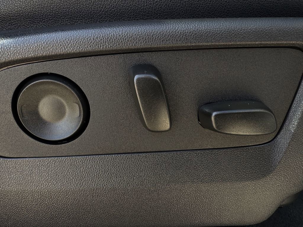 Used 2025 GMC Sierra 2500 SLT w/ Texas SLT Premium Package image 29