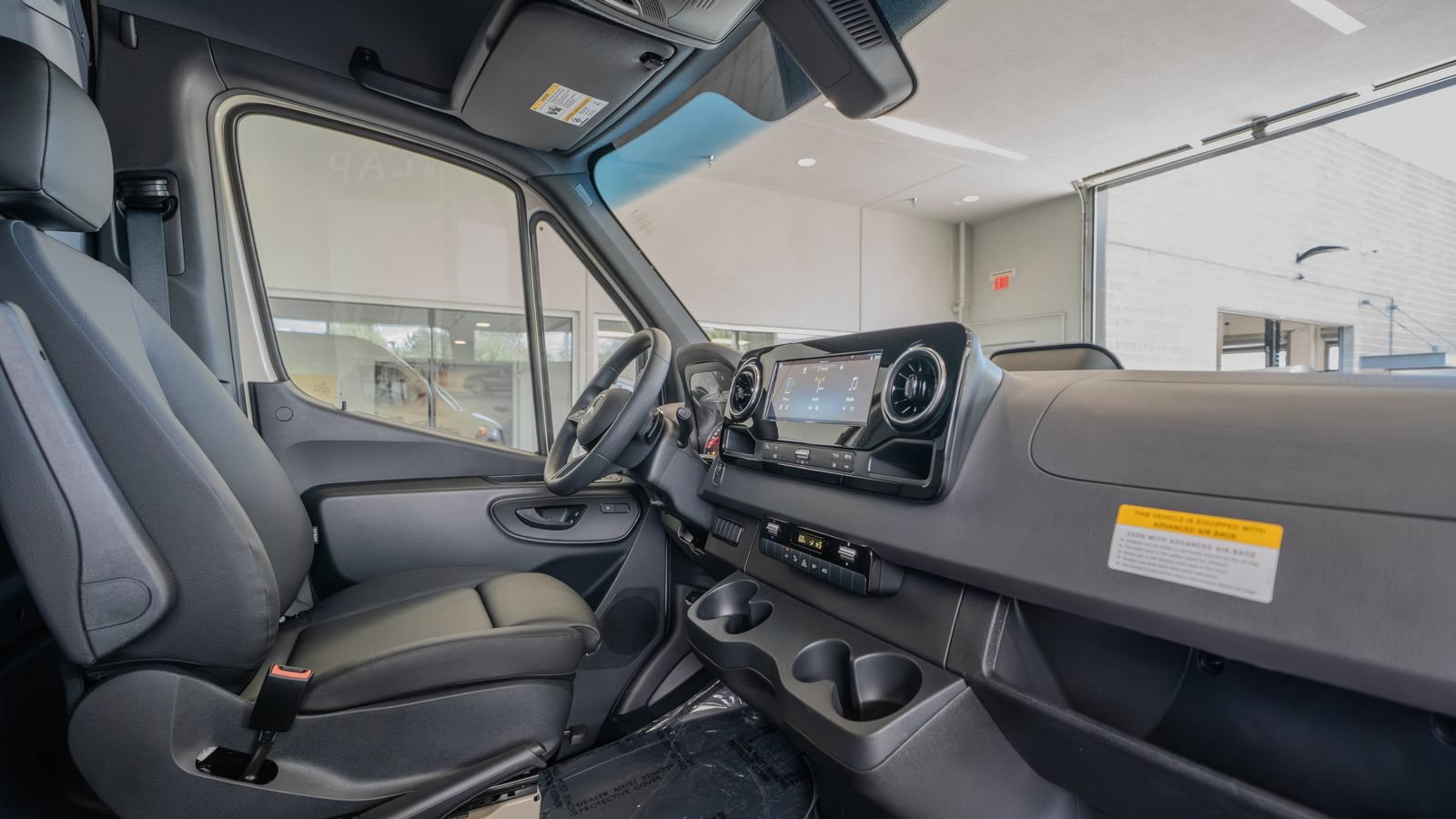 Used 2025 Mercedes-Benz Sprinter 2500 image 16