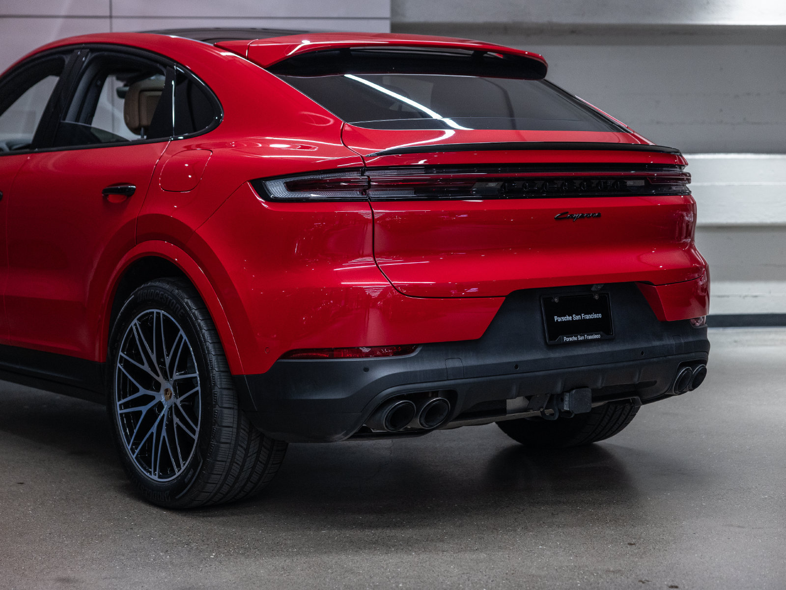 Certified 2025 Porsche Cayenne E-Hybrid Coupe AWD/4WD image 25