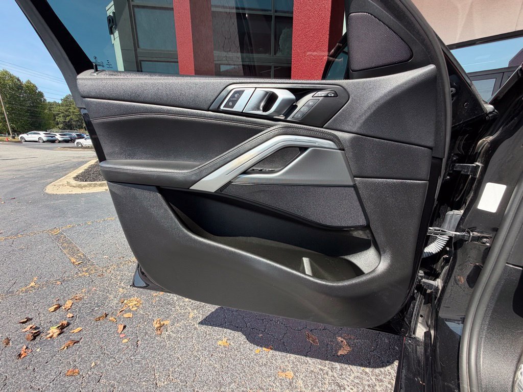 Used 2021 BMW X6 sDrive40i w/ M Sport Package RWD image 13