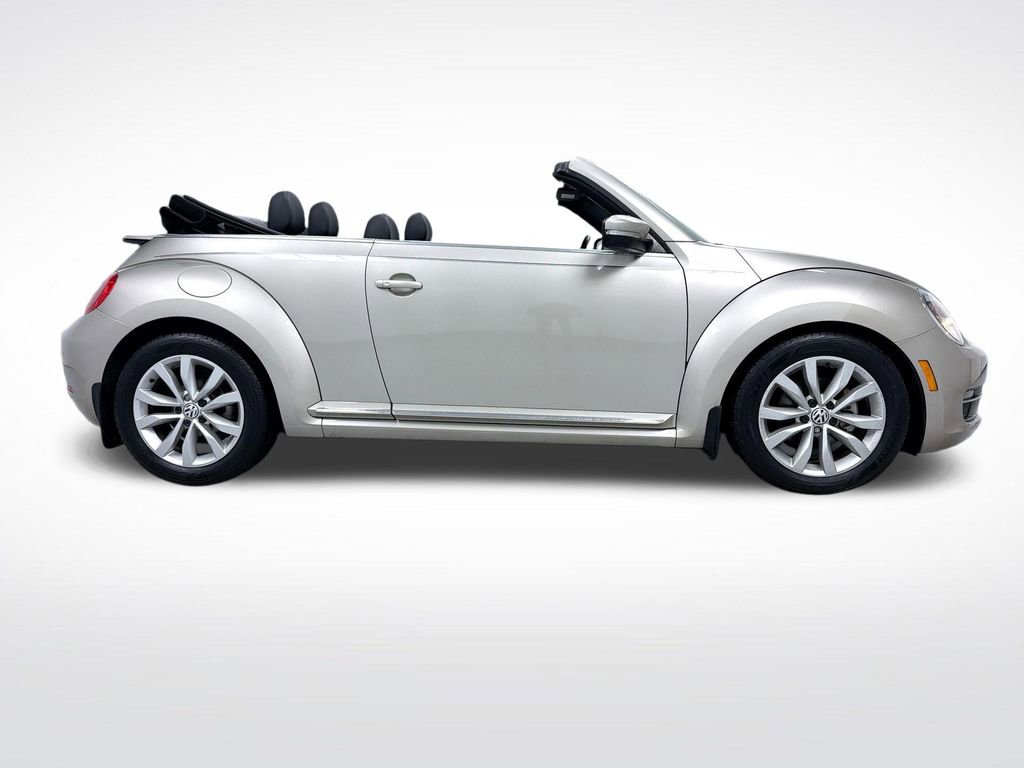 Used 2015 Volkswagen Beetle TDI image 2