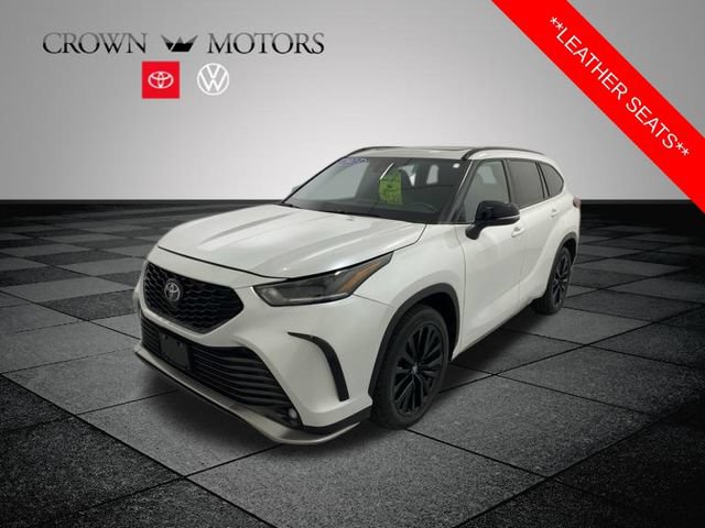 Used 2023 Toyota Highlander XSE AWD/4WD image 3