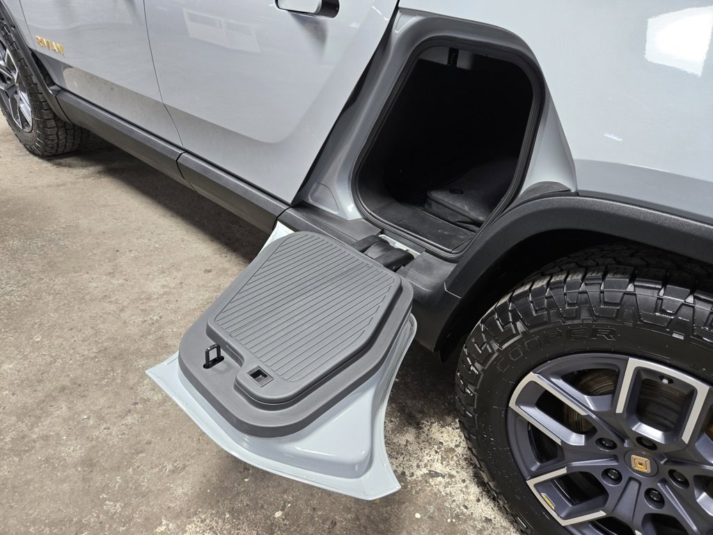 Used 2022 Rivian R1T Adventure image 36