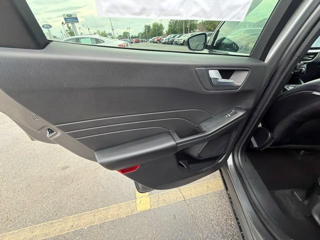 Certified 2025 Ford Escape Platinum AWD/4WD image 19